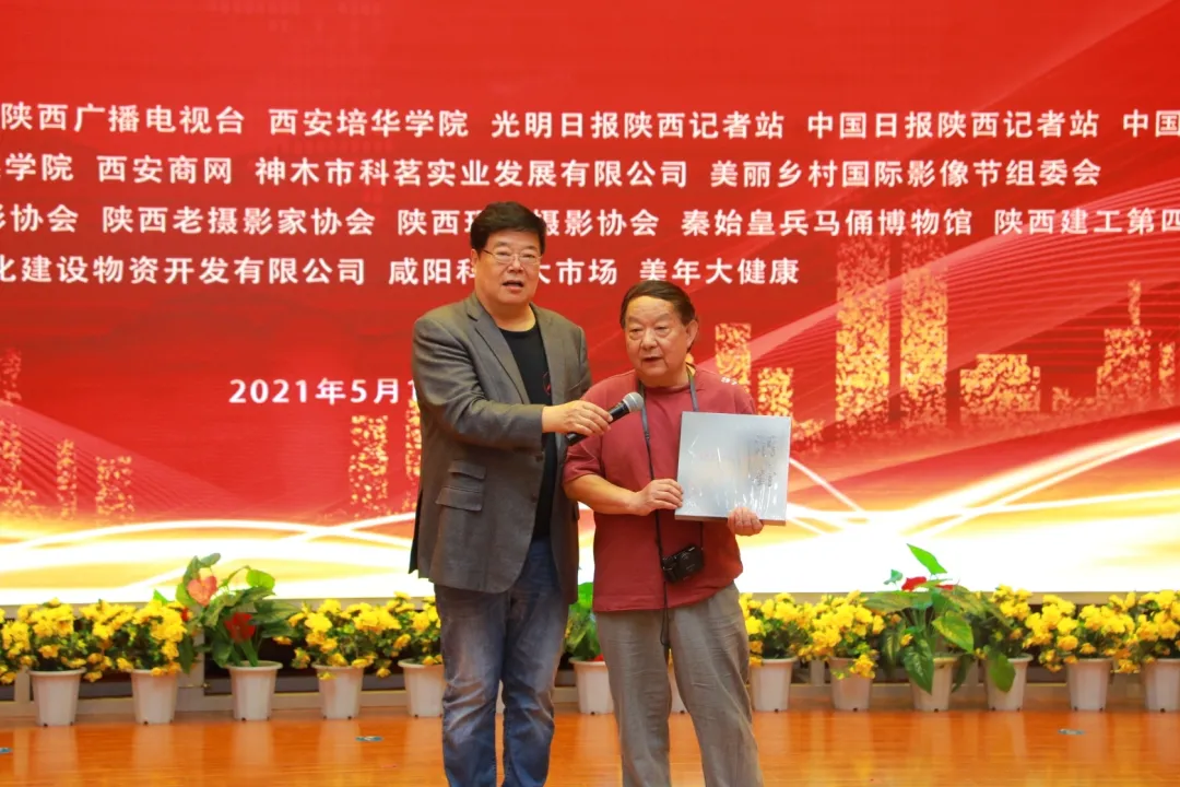 三秦在追超·庆祝建党100周年影像展播新闻发布会在西安亚新国际官网(中国)官方网站举行 三秦在追超·庆祝建党100周年影像展播新闻发布会在西安亚新国际官网(中国)官方网站举行